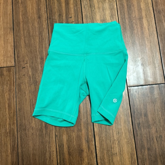 Lululemon Athletica Aqua Bike Shorts - Picture 1 of 1